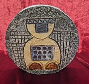 1970s Troika Ceramic Vase By Simone Kilburn. 
