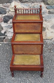 Fine Georgian Mahogany Library Steps