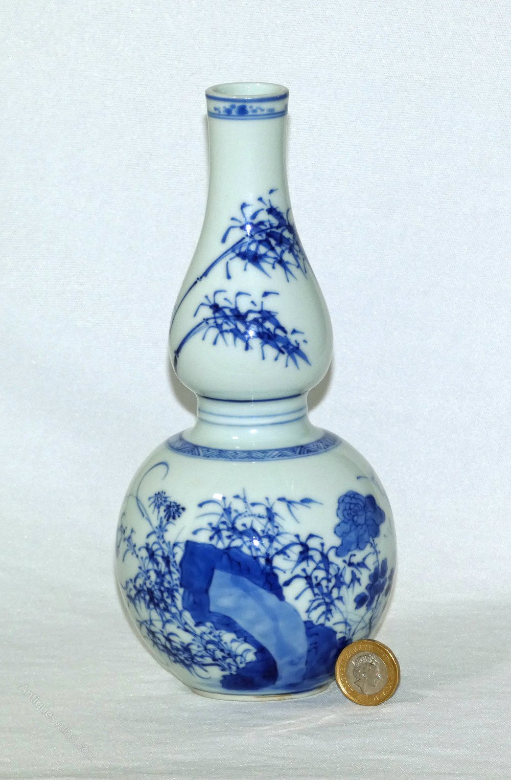 Antiques Atlas Chinese Transitional Blue And White Vase
