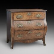18thC Dutch Mahogany Bombe Chest Of Drawers