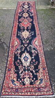 Sarouk Narrow Runner. 420cm X 85cm.
