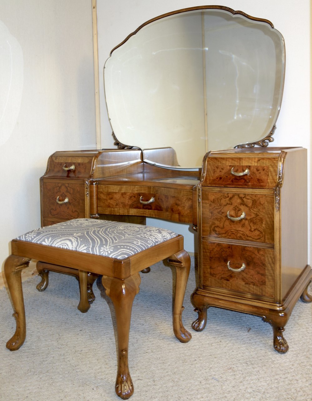 Polished Walnut Dressing Table Stool Antiques Atlas Polished Walnut Dressing Table Stool Antique Tables Mirror