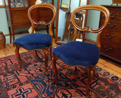 Pair Of Very Good Quality Victorian Walnut Chairs - Antiques Atlas