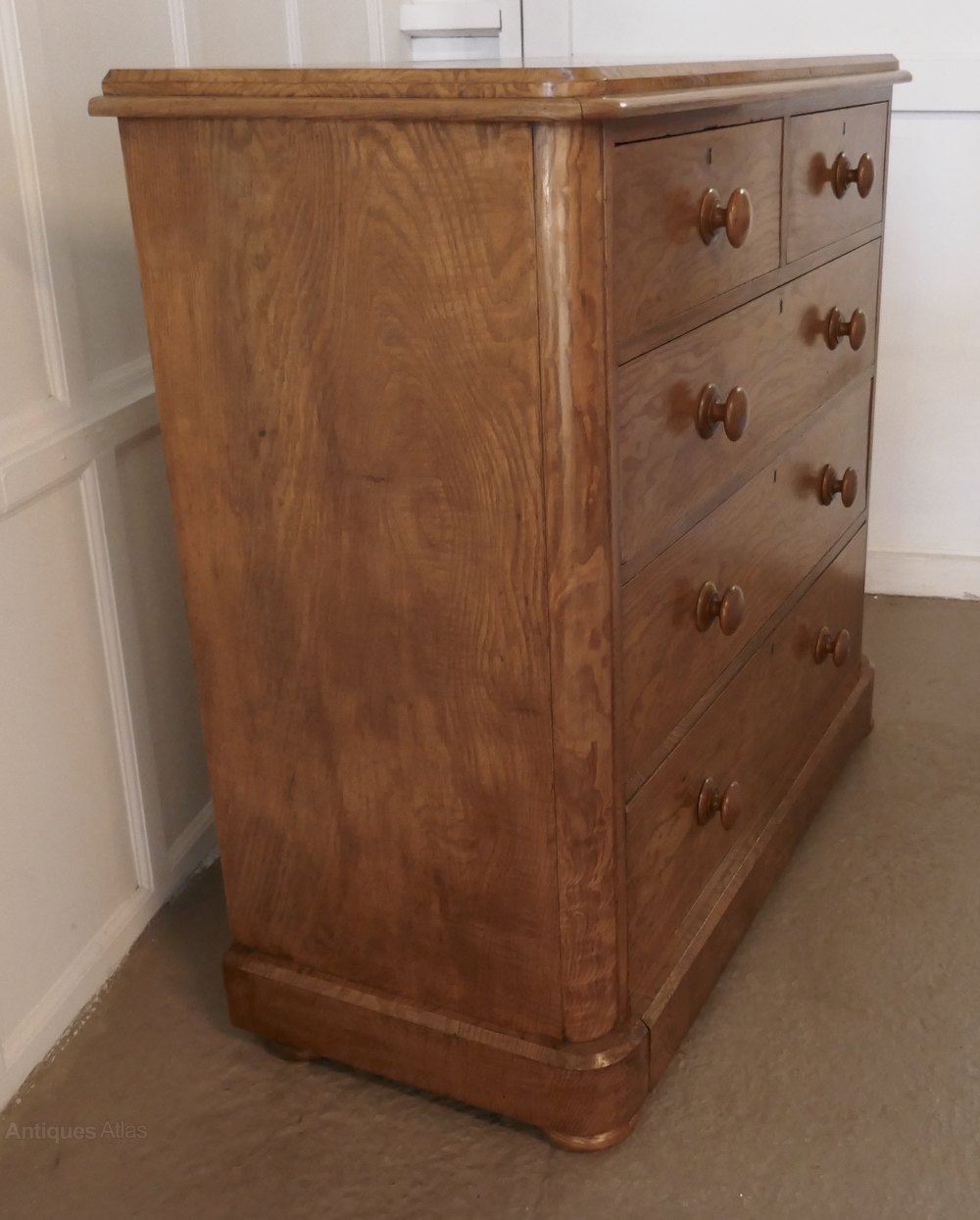 A Large Victorian Burr Ash Chest Of Drawers Antiques Atlas