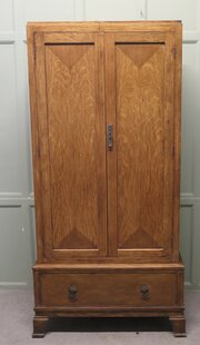 Arts Deco Gentleman’s Wardrobe Compactum 