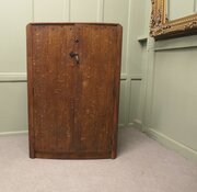 Arts And Crafts Chest Of Drawers  Compactum