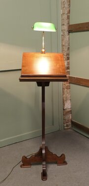 Arts and Crafts Restaurant Reception Greeter