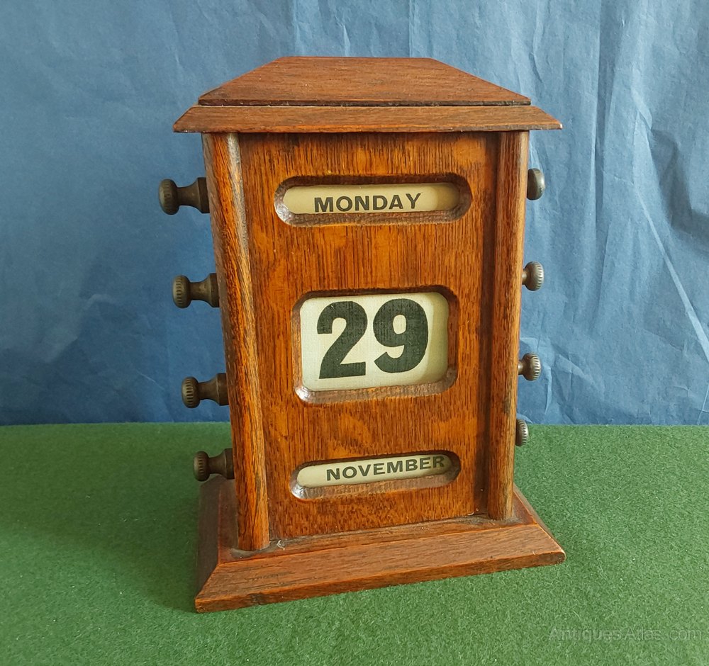 Antiques Atlas Edwardian Oak Perpetual Desk Calendar. as1007a555 / FTA549