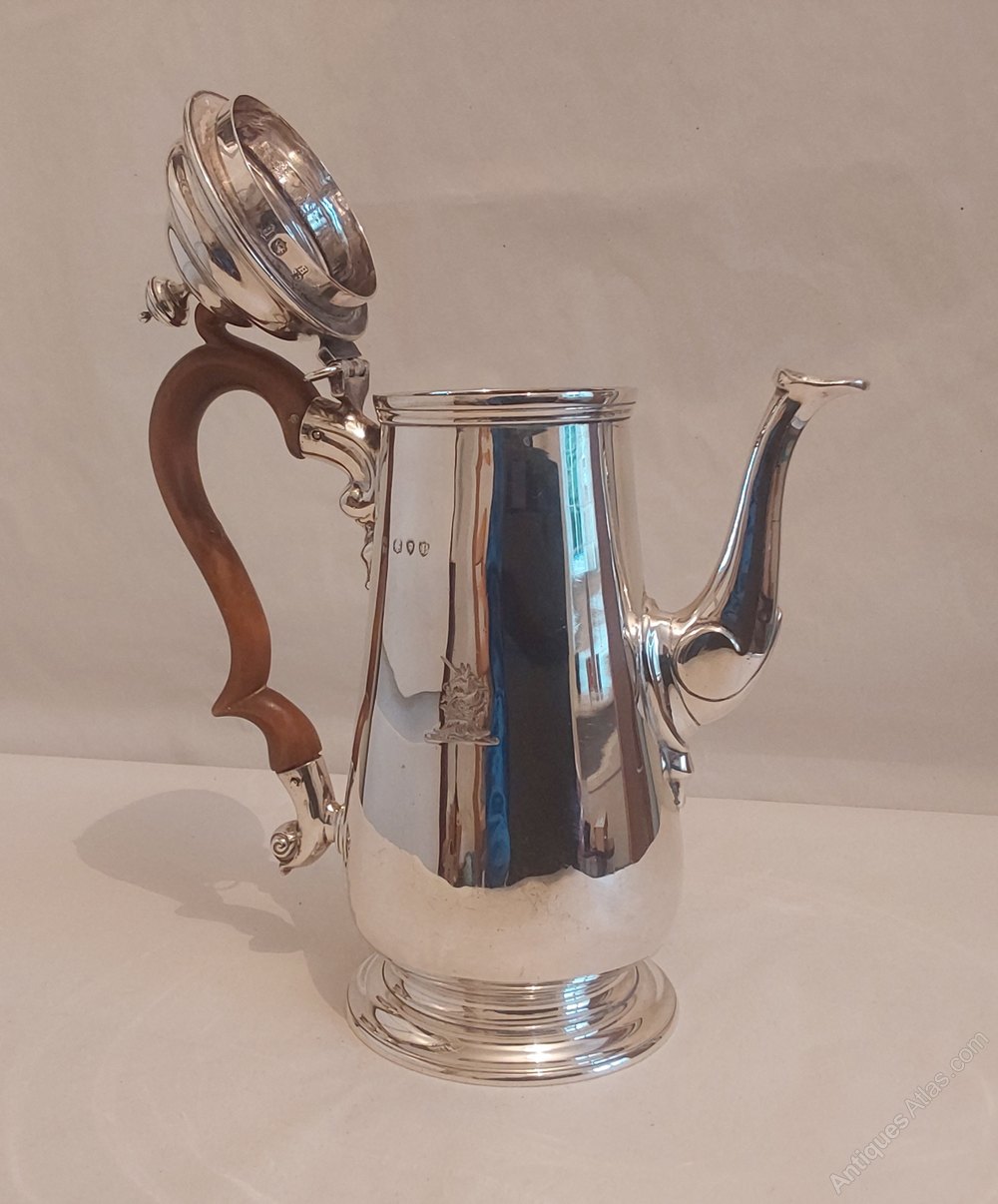 Antiques Atlas Quality Silver Coffee Pot. London 1890.