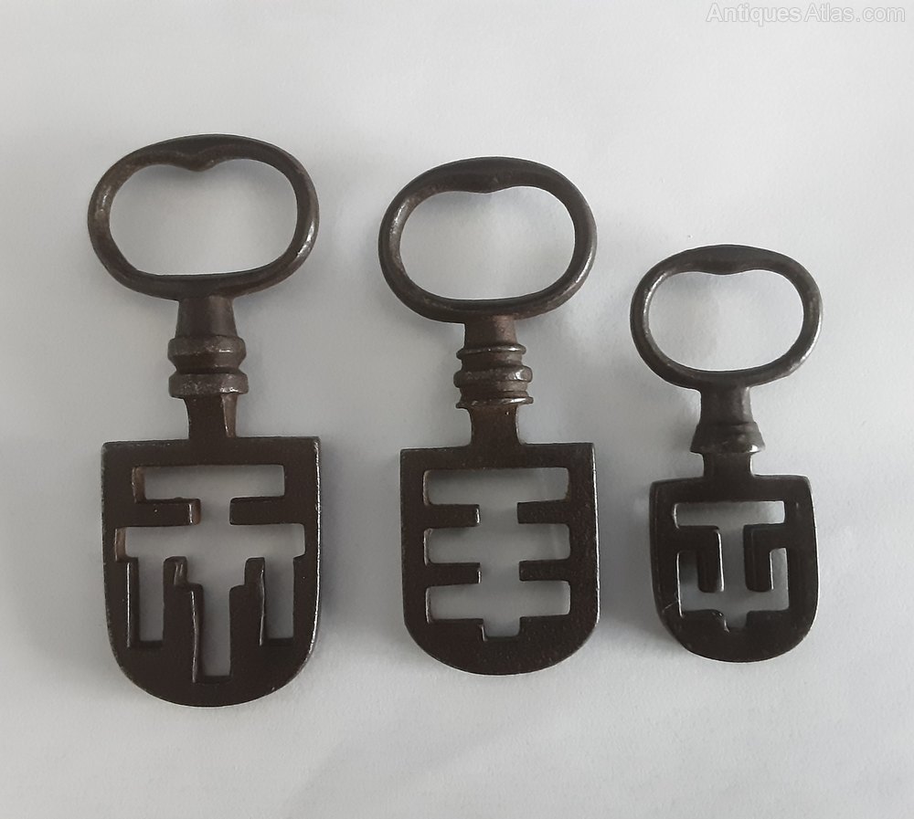 Antiques Atlas Three Odell Edinburgh Tenement Keys C1820.