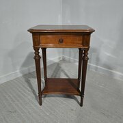Lovely Victorian Mahogany Lamp Table