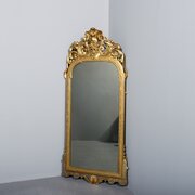 Georgian-style Carved Giltwood Wall Or Pier Mirror