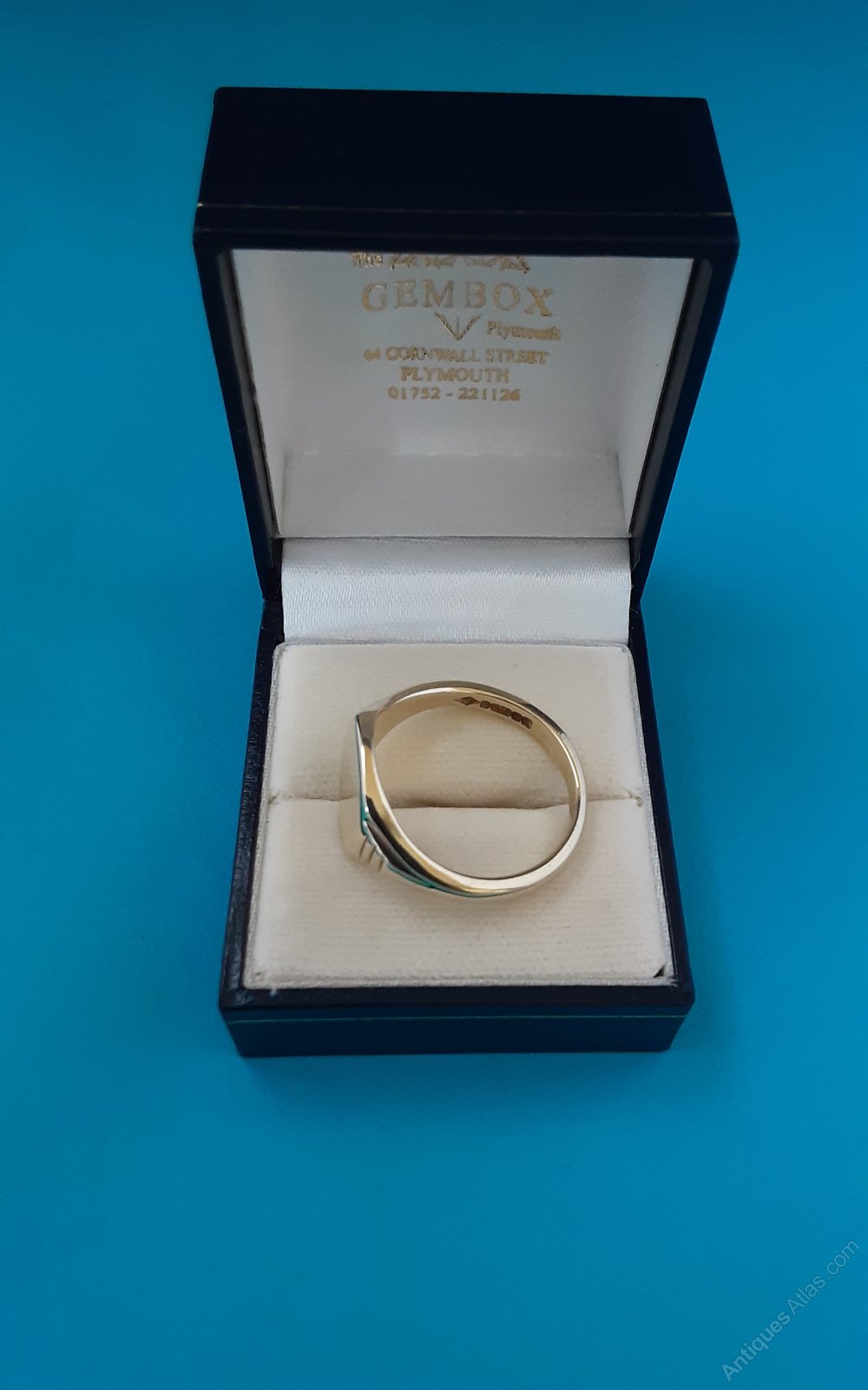thumbnail image 2 of 9ct Yellow Gold MAM Signet Ring – Handmade Hallmarked Ring In Sizes I-Q (Unbranded, UK Made) 2 of 5