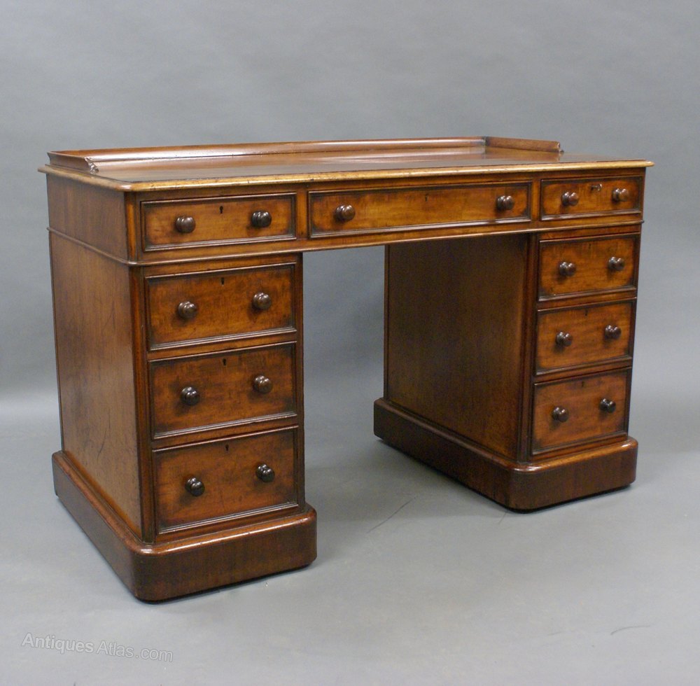 An Attractive Mahogany Pedestal Desk Antiques Atlas