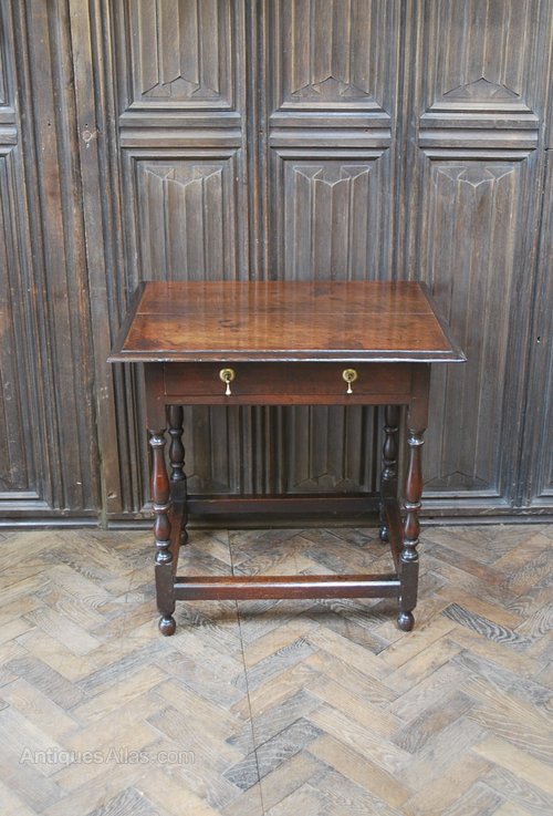 Early Oak Country Side Table - Antiques Atlas