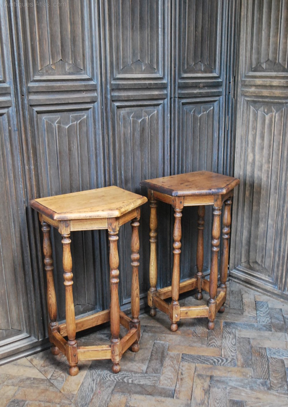 Pair Of Turned Oak Bedside Tables Antiques Atlas