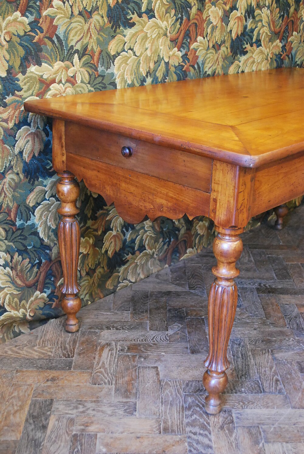 Small Cherry Wood Farm Table as944a997 / 1185 Antiques Atlas