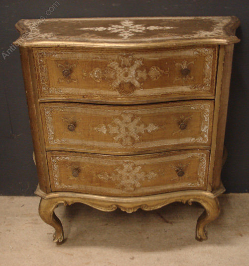 Antiques Atlas - Italian Decorative Three Drawer Commode.