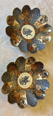 Beautiful Pair Of Small Imari Bowls