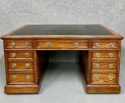 Quality Large Victorian Mahogany Partners Desk