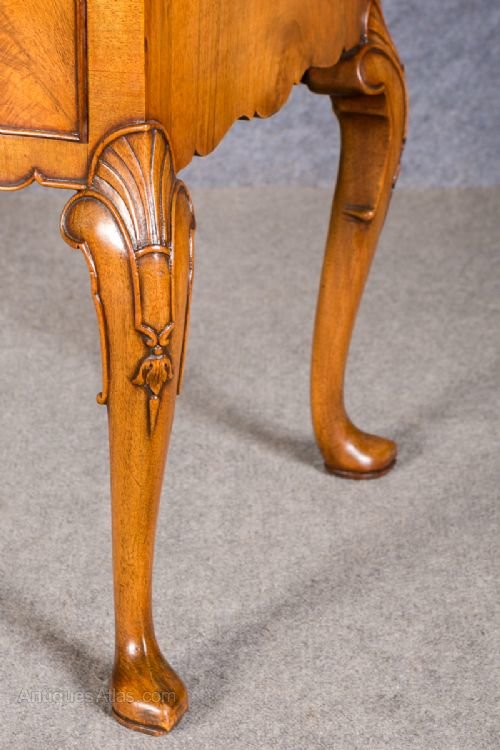 Queen Anne Style Walnut Desk Antiques Atlas