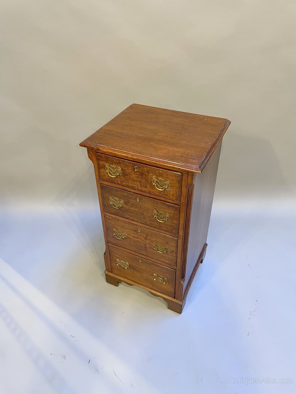 C19th Mahogany Small Chest Of Drawers Antiques Atlas