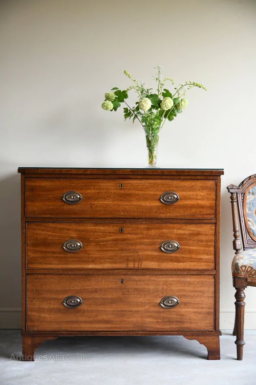 ANTIQUE MAHOGANY CHEST OF DRAWERS Antiques Atlas