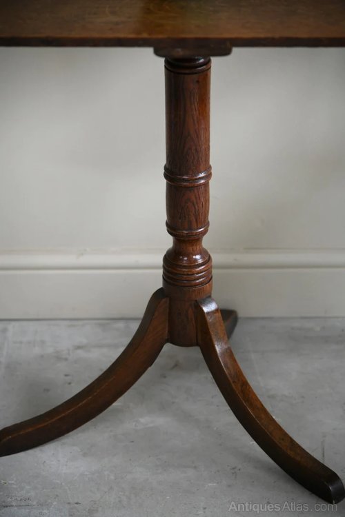 ANTIQUE OAK OCCASIONAL TABLE Antiques Atlas