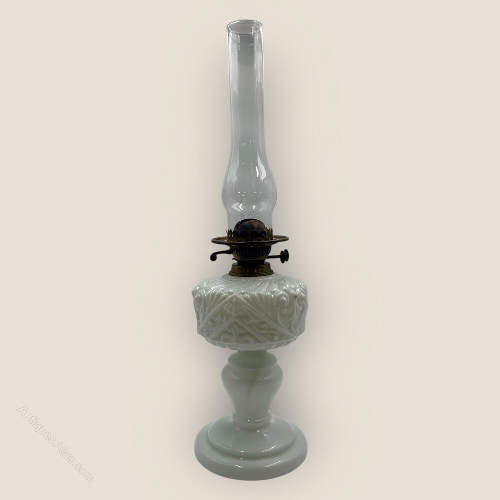 Antiques Atlas - Antique White Brass And Glass Oil Lamp as1220a124