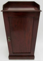 Georgian Mahogany Pot Cupboard