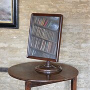 17th Century Walnut And Boxwood Shaving Mirror Gla