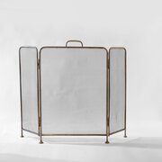Tall tripartite folding spark guard