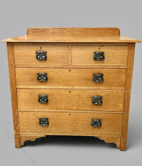 Arts & Crafts Golden Oak Chest of Drawers