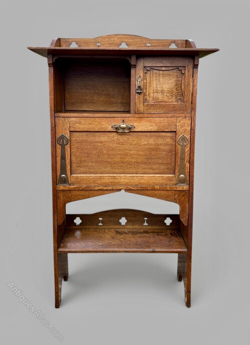 Good Arts & Crafts Oak Students Bureau