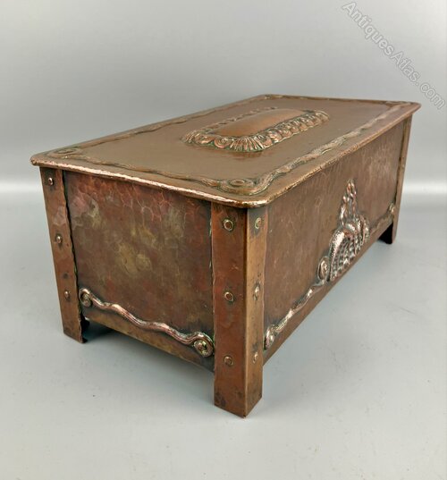 Antiques Atlas - Good Large Arts & Crafts Copper Box Shells as289a1391 /  19057