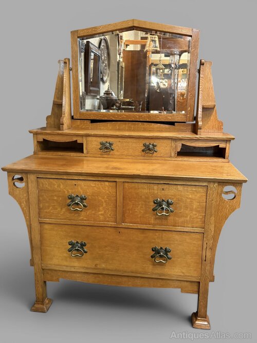 Shapland & Petter Arts Crafts Dressing Table