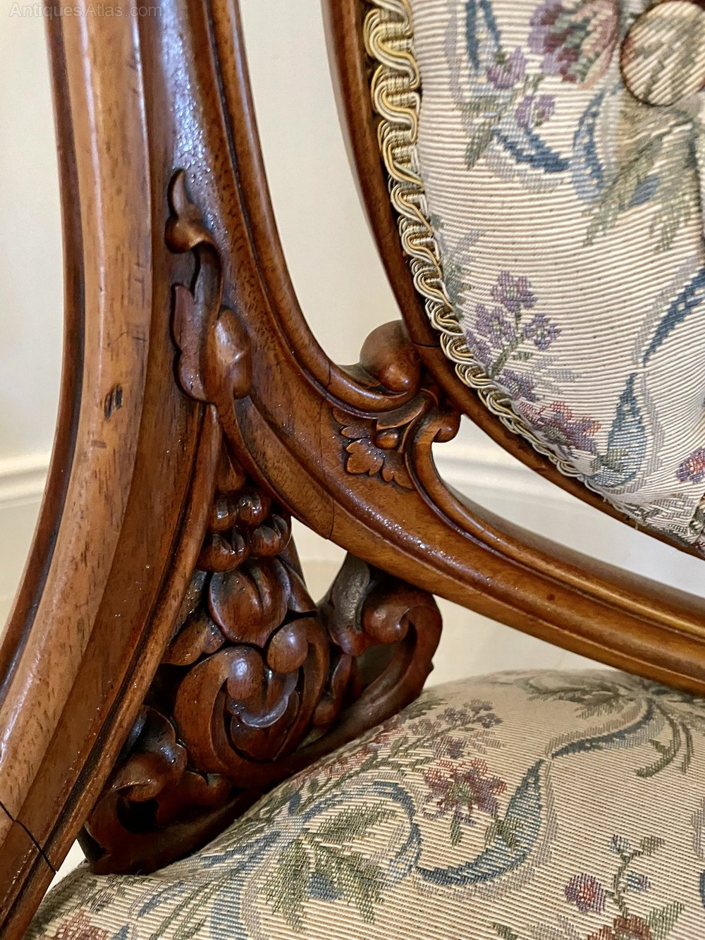 Antique Victorian Pair Of Carved Walnut Chairs - Antiques Atlas