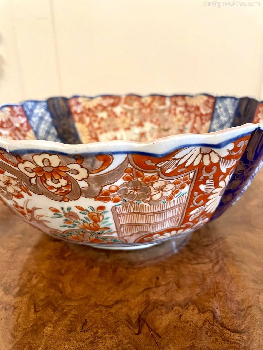 Antiques Atlas - Antique Scalloped Shaped Imari Bowl