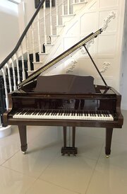 Yamaha Baby Grand Quality Mahogany Piano