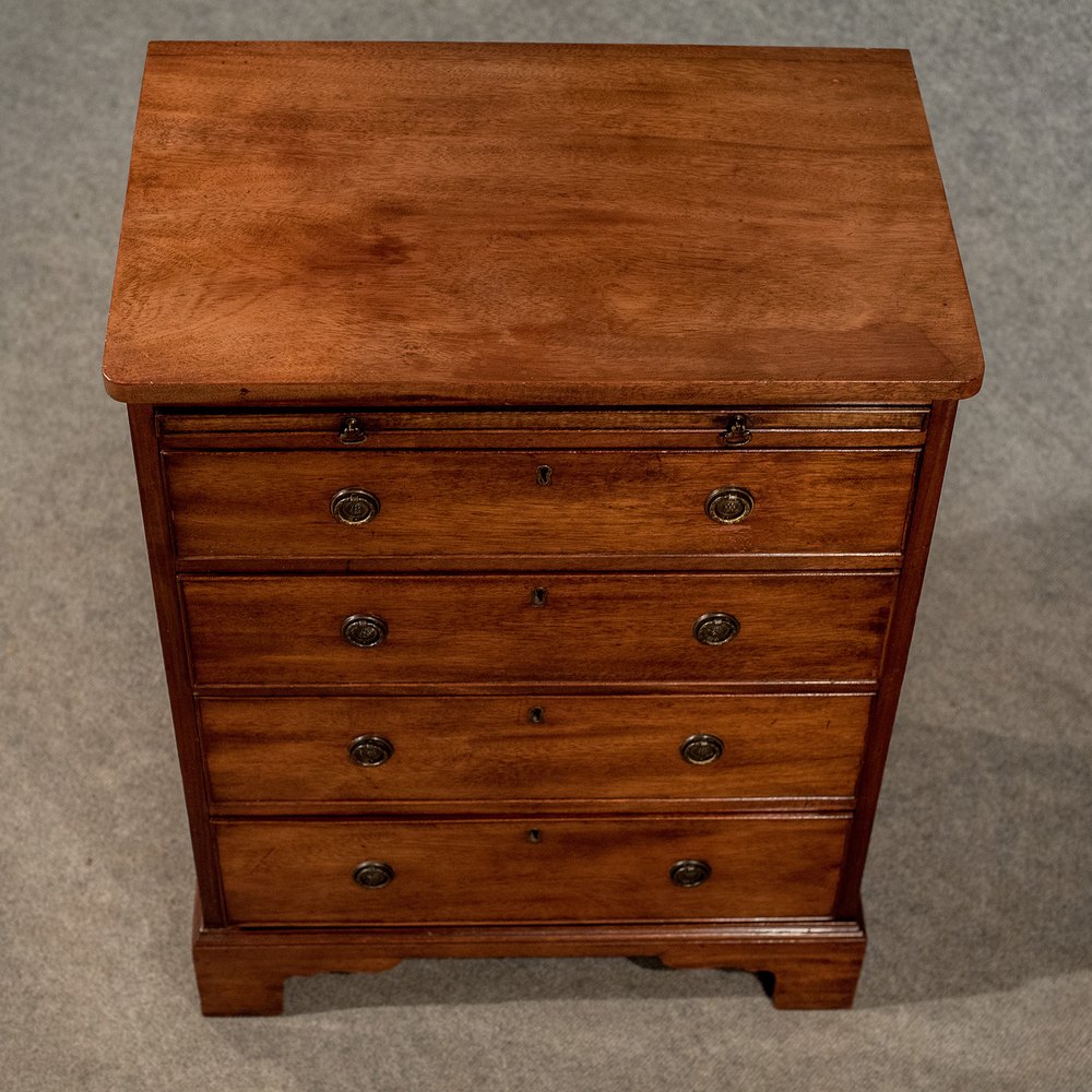 Antique Small Bachelors Chest Of Drawers Bedside Antiques Atlas