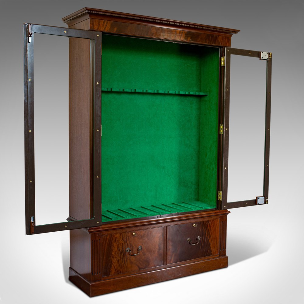 secure display cabinets