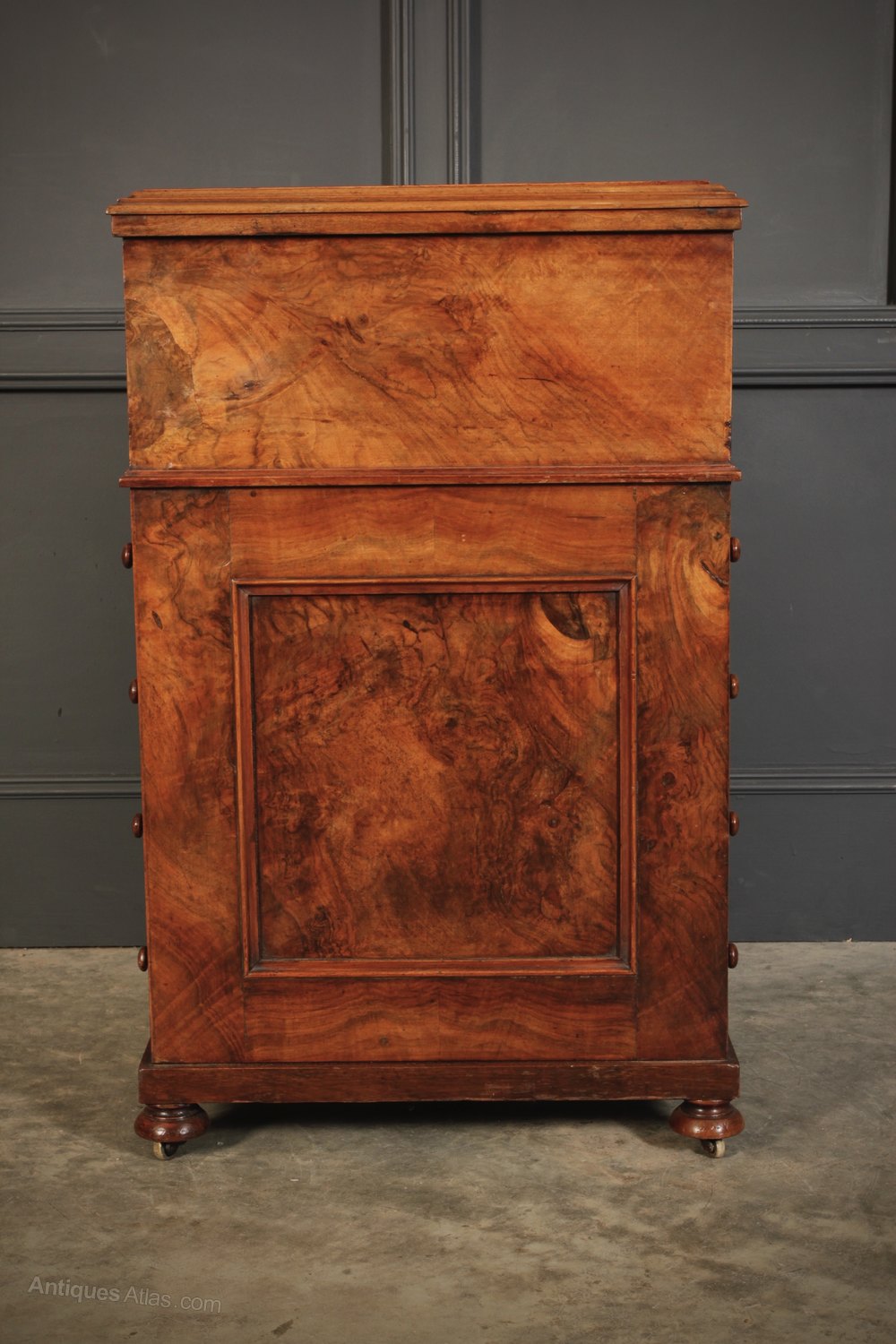 Walnut Rising Top Davenport Desk - Antiques Atlas