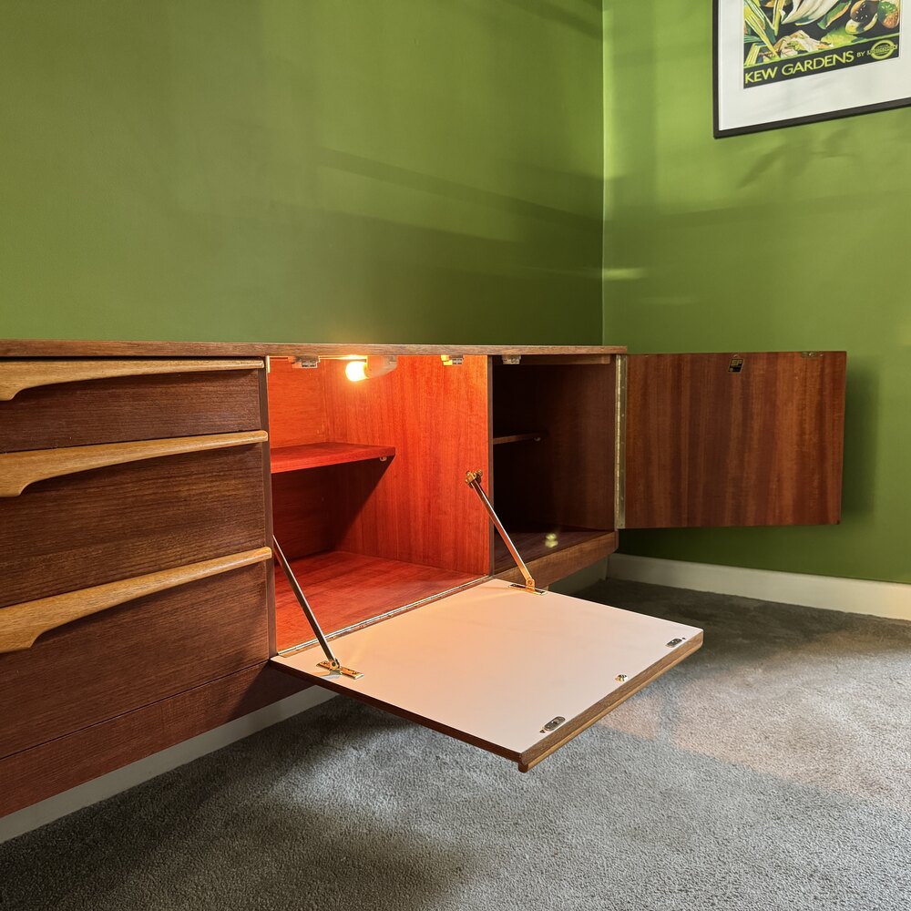 Stonehill furniture, 70’s Teak Sideboard 1970s Vintage Teak Sideboard by Stonehill Furniture