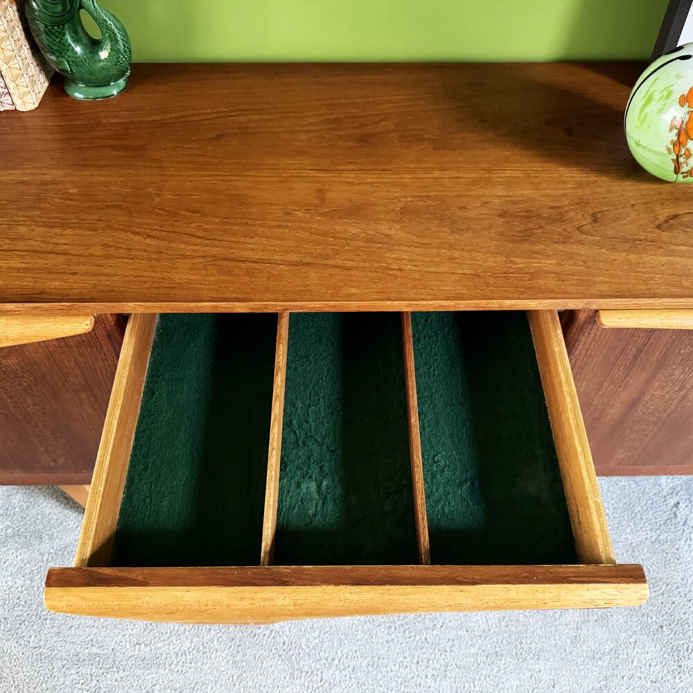 Stonehill furniture, 70’s Teak Sideboard 1970s Vintage Teak Sideboard by Stonehill Furniture