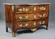 18thc French Régence Rosewood Serpentine Commode