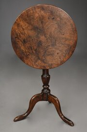18thc Burr Oak Tilt Top Table Of Fine Patina 