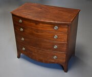 Late 18thc Mahogany Bow Front Chest Of Drawers