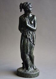 Late 19thc Serpentine Figure Of Venus Italica