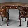 Superb quality Edwardian mahogany kidney desk