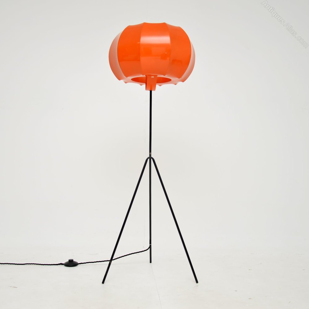 Antiques Atlas - 1960's Vintage Tripod Floor Lamp as592a8032 / 5813